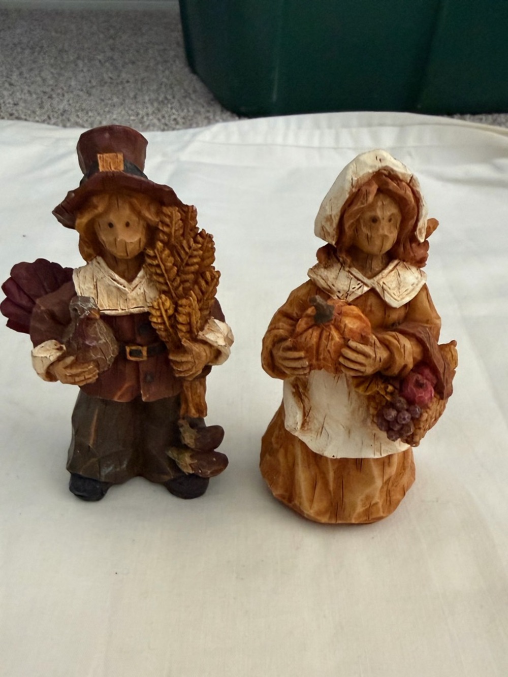 PILGRIM COUPLE FIGURINES- RESIN- NEW
